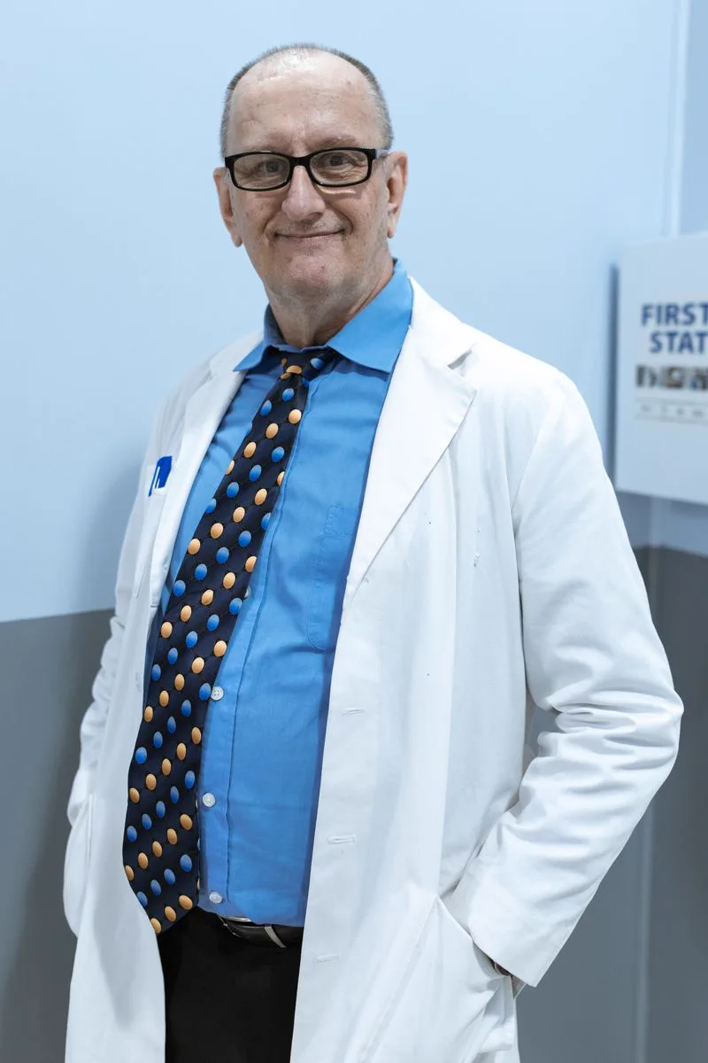 Prof. Hans Müller - Forschungsleiter